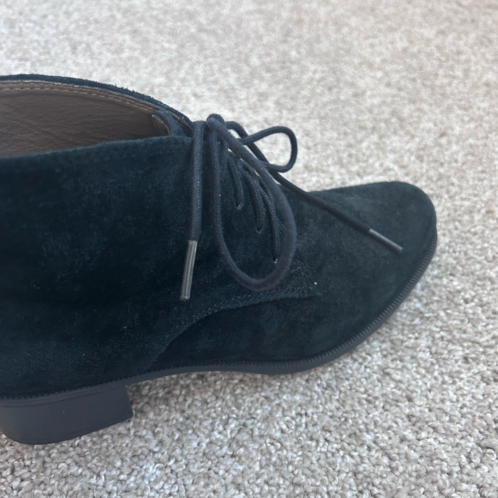 White Mountain Women’s Black Suede Ankle Booties Size 8 - Picture 7 of 9